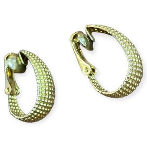 Vintage Gold Tone Textured Mesh Clip On Earrings J-Hoop Statement Jewelry